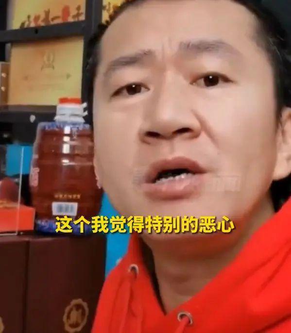 男演员炮轰智能电视：大几千买的看不了全要收费太恶心已三年不开(图1)